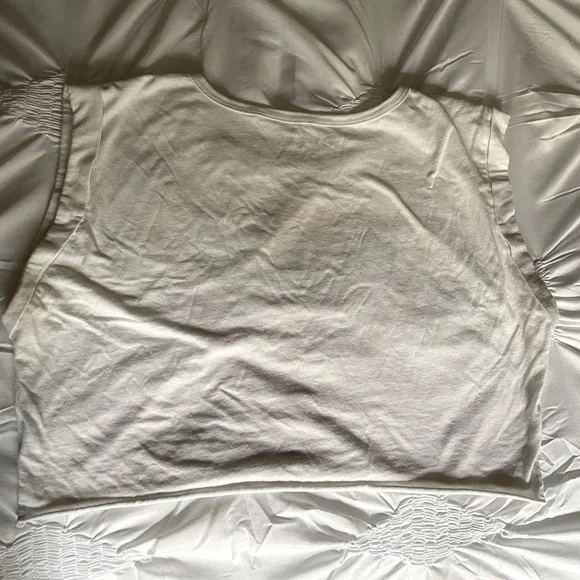 GUESS Cropped Tank - Picture 2 of 4